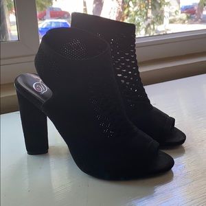 Black mesh heels